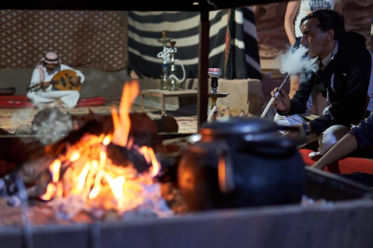 Wadi Rum Bedouin Tour With A Camp Extérieur photo