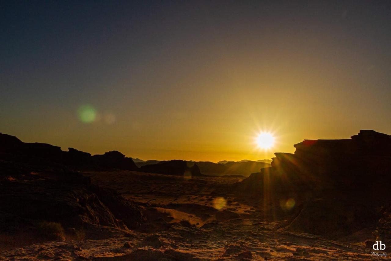 Wadi Rum Bedouin Tour With A Camp Extérieur photo
