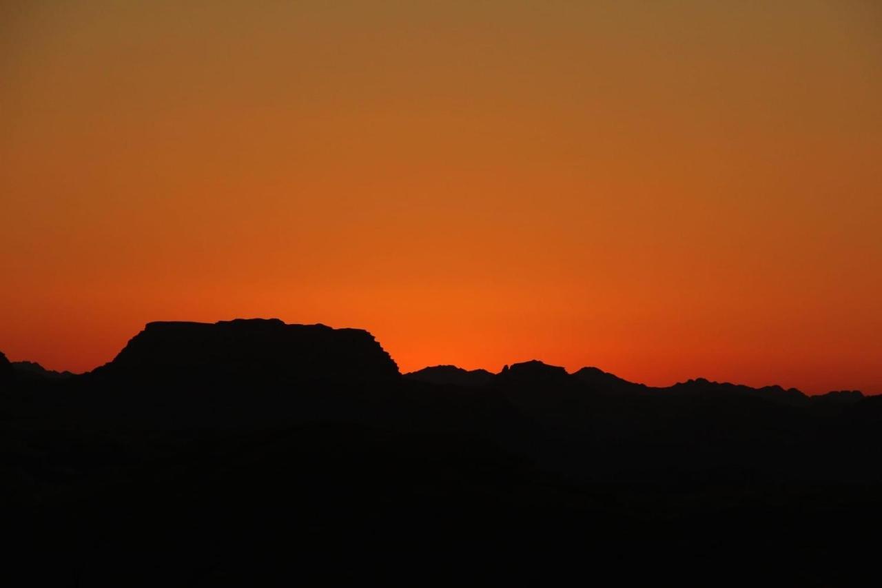 Wadi Rum Bedouin Tour With A Camp Extérieur photo