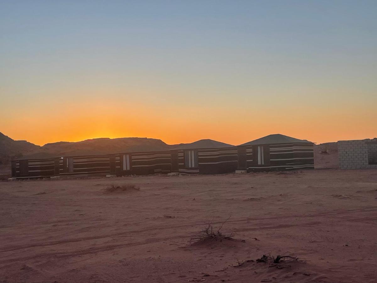 Wadi Rum Bedouin Tour With A Camp Extérieur photo