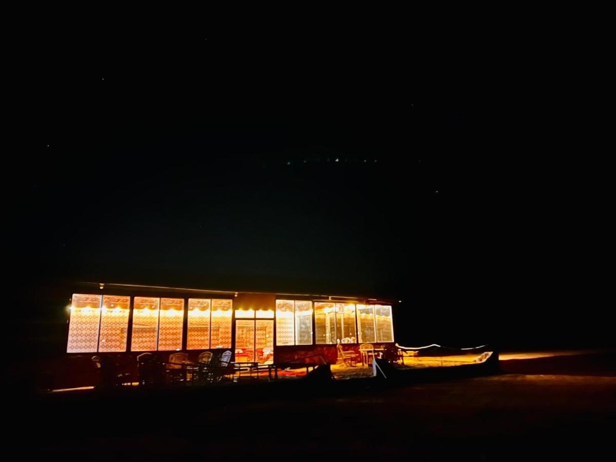 Wadi Rum Bedouin Tour With A Camp Extérieur photo